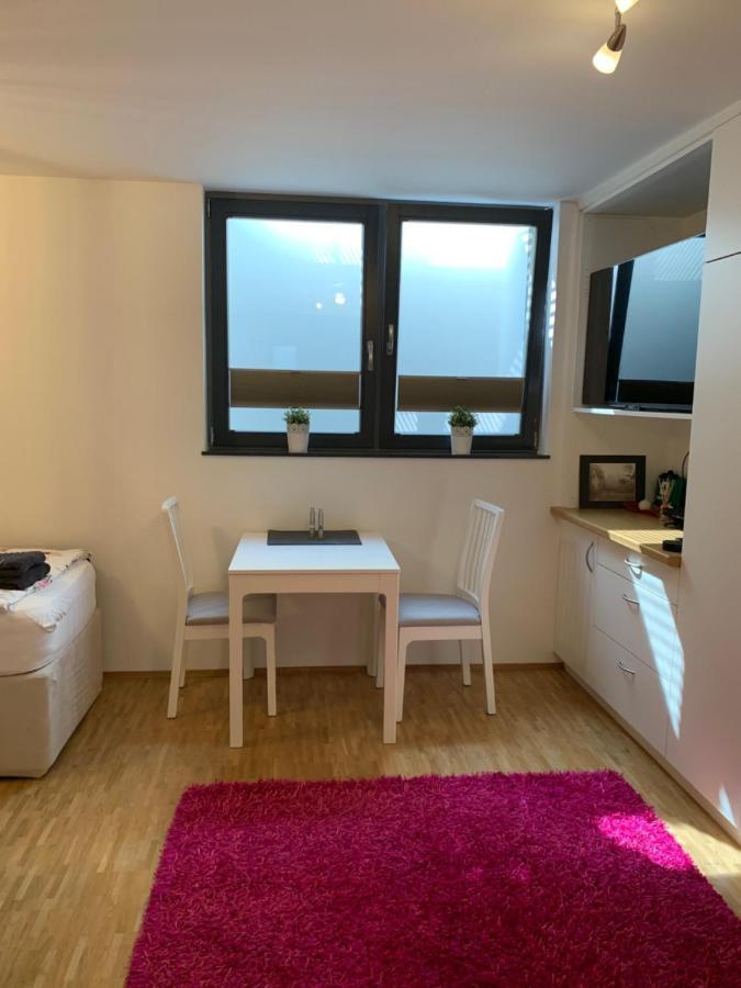 Private, Dog-friendly Room- Easy Access To City Centre And Trade Fair- Free Parking Munique