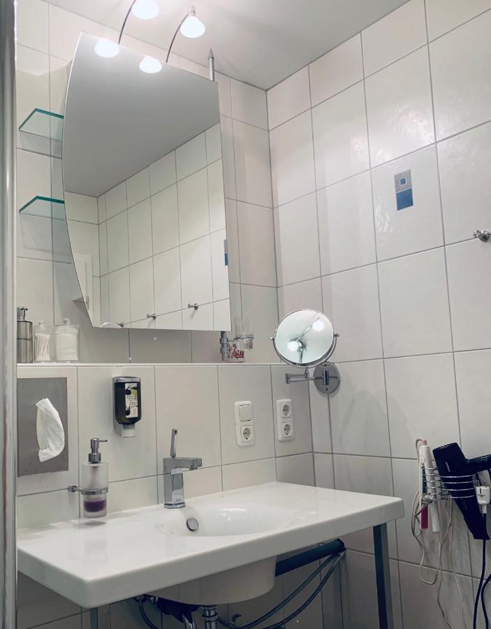 Apartamento Private, Dog-friendly Room- Easy Access To City Centre And Trade Fair- Free Parking Munique