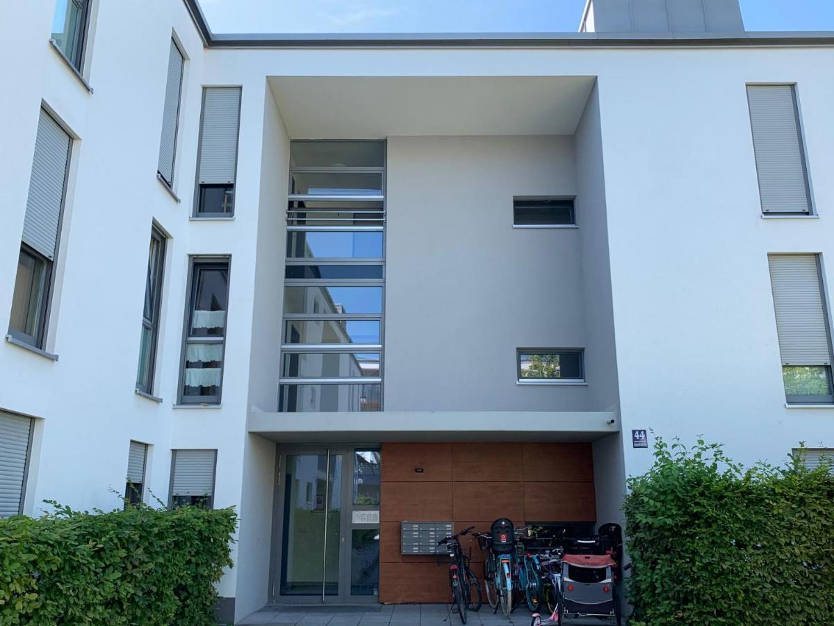 Private, Dog-friendly Room- Easy Access To City Centre And Trade Fair- Free Parking Apartamento Munique