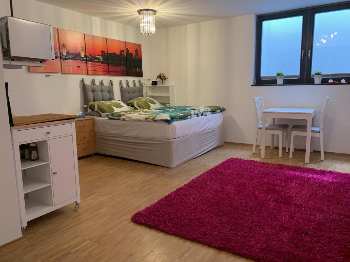 Appartement Private, Dog-friendly Room- Easy Access To City Centre And Trade Fair- Free Parking Munich