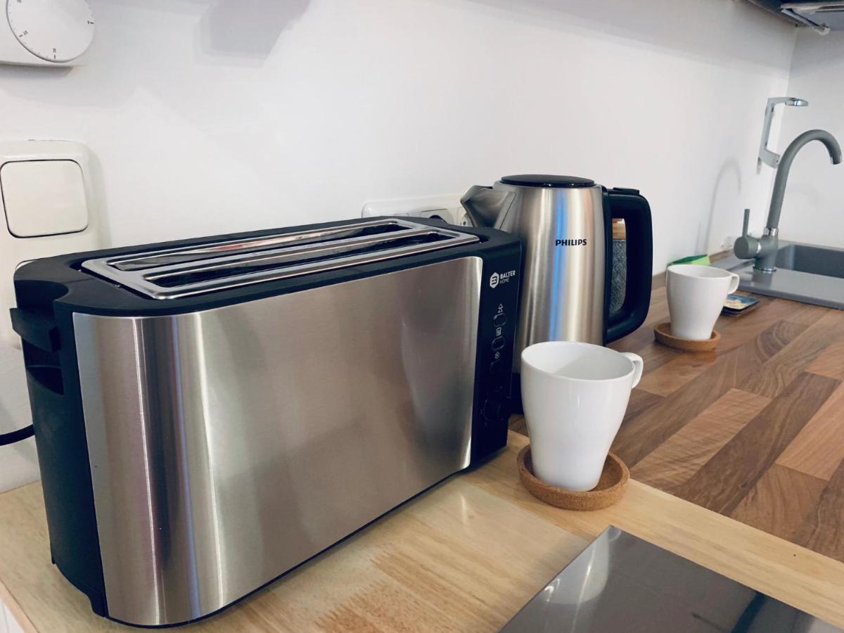 Private, Dog-friendly Room- Easy Access To City Centre And Trade Fair- Free Parking Appartement *